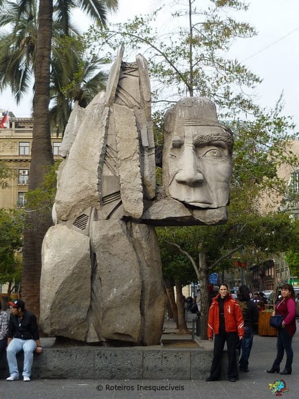 Monumento a los Indigenas - Santiago - Chile