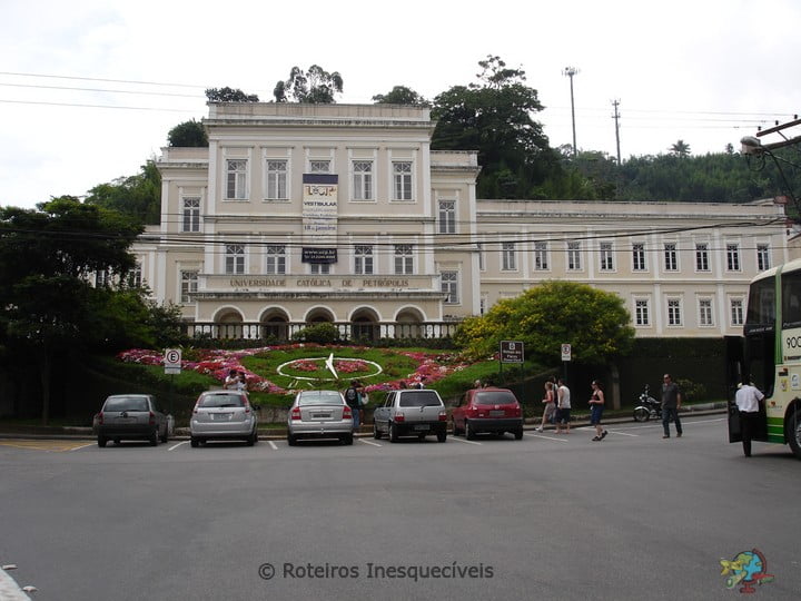 Universidade Católica de Petropolis & Relogio das Flores - Petropolis