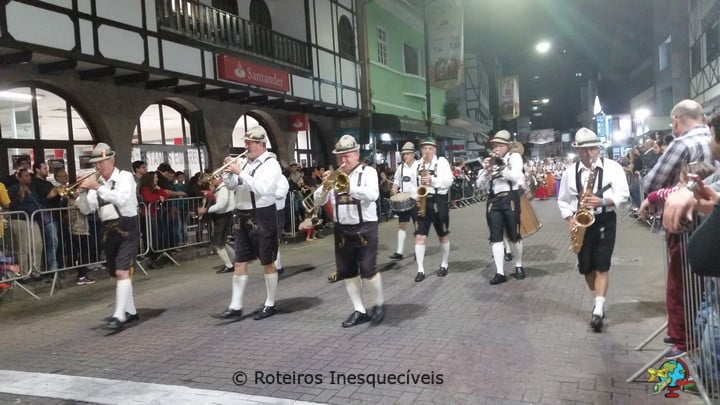 Desfile - Oktoberfest - Blumenau - Santa Catarina