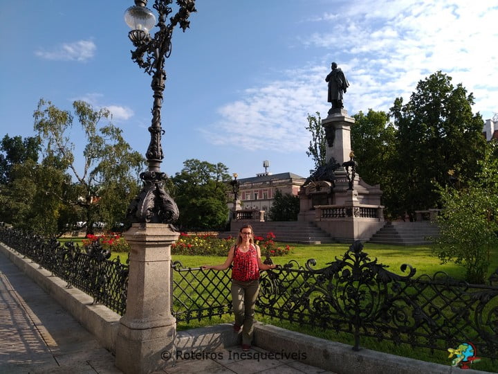 Praca Adam Mickiewicz - Varsovia - Polonia