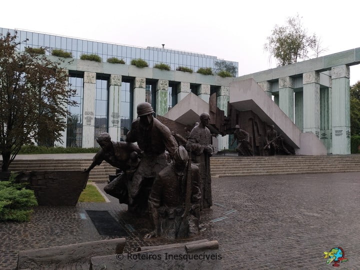 Insurgent Monument - Varsovia - Polonia