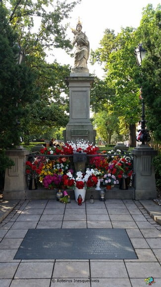 Passauer Madonna Monument - Varsovia - Polonia