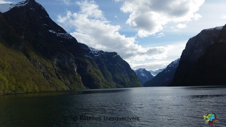 Naeroyfjord - Flam - Noruega
