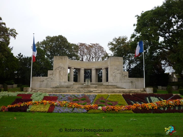 Monumento aos Mortos - Reims - Franca