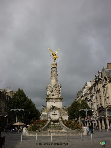 Monumento - Reims - Franca